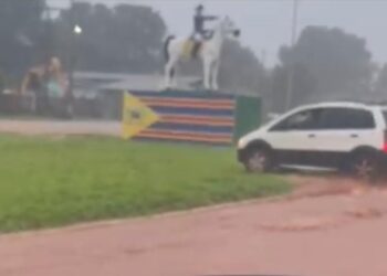 Video: famílias perdem tudo em Guia Lopes e reclamam de descaso 