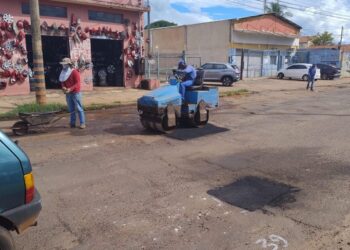 Chuva não impede avanço da operação tapa-buracos em Campo Grande