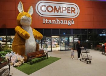 Magia, doces e alegria: Coelhinho da Páscoa visita lojas Comper em Campo Grande e Dourados no sábado
