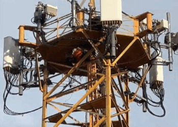 Campo Grande, 3h da manhã: o rolê aleatório venceu de novo ehomem é resgatado em torre