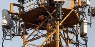 Campo Grande, 3h da manhã: o rolê aleatório venceu de novo ehomem é resgatado em torre