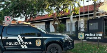 Mulher é presa em Ivinhema por jogar água fervente em vizinho durante a noite