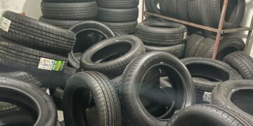 PF e Receita Federal combatem comércio ilegal de pneus em operação em Campo Grande