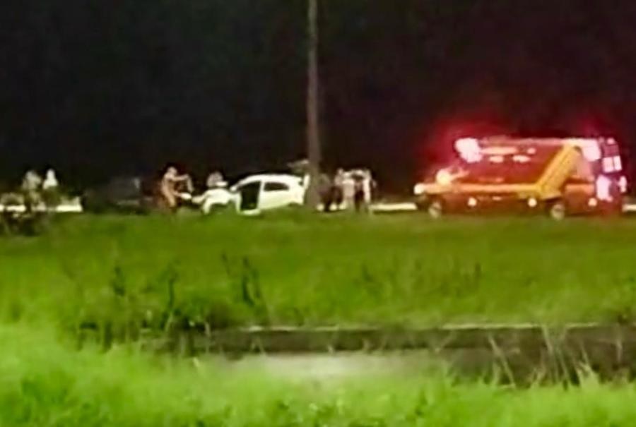 Colisão entre dois carros deixa feridos no bairro Universitário, em Nova Andradina