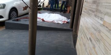 Homem é encontrado morto a facadas em Paranhos; companheira é suspeita