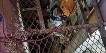 Trabalhador rural cai em fosso de 8 metros e é resgatado com vida