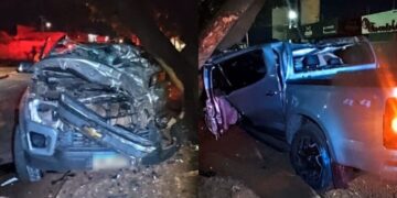 Caminhonete bate em árvore e polícia encontra arma sem registro no veículo