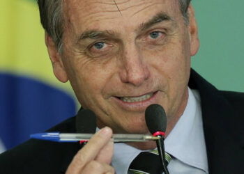 Bolsonaro sancionou sem vetos fim de controle em descontos no INSS