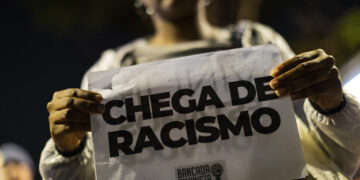 “Racismo não é bullying, é crime”: especialista defende curso antirracista em escolas e diz que casos não são isolados