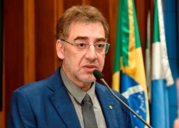 Deputado destaca exercício parlamentar na tribuna e pede celeridade em projeto