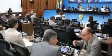 Deputados apreciam quatro propostas na última sessão da semana