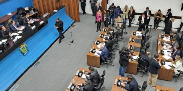 Pautada redação final de proposta que permite pagar IPVA no momento da abordagem