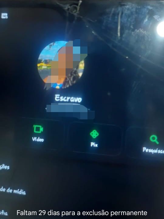 “Carvão da África” e escrava: adolescente é vítima de racismo e autora “debocha” por meio de vídeo “tá pedindo para apanhar”