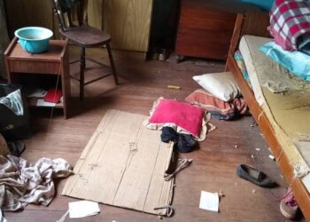 Idoso de 82 anos é encontrado abandonado em casa tomada por usuários de drogas em Campo Grande