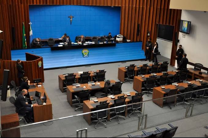 Deputados votam hoje aumento de 5% para servidores estaduais