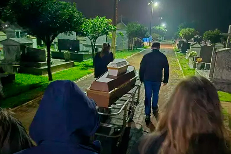Corpos de mãe e filha assassinadas na Capital são sepultados juntos em Chapadão do Sul