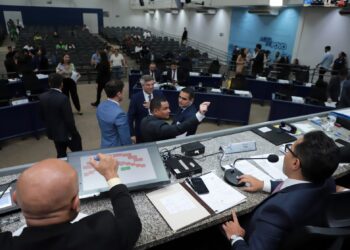 Vereadores votam veto da prefeitura à destinação de R$ 8,7 milhões para entidades