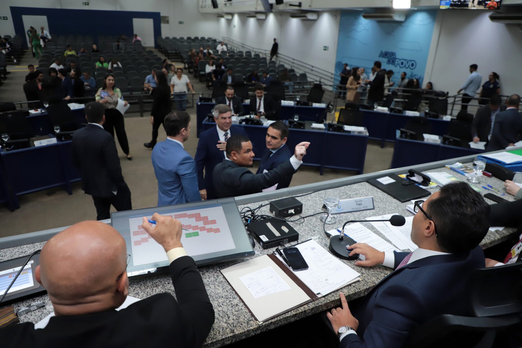 Vereadores votam veto da prefeitura à destinação de R$ 8,7 milhões para entidades