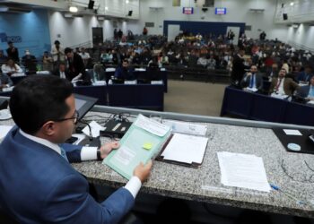Vereadores derrubam veto da Prefeita para garantir R$ 8,7 milhões para entidades assistenciais