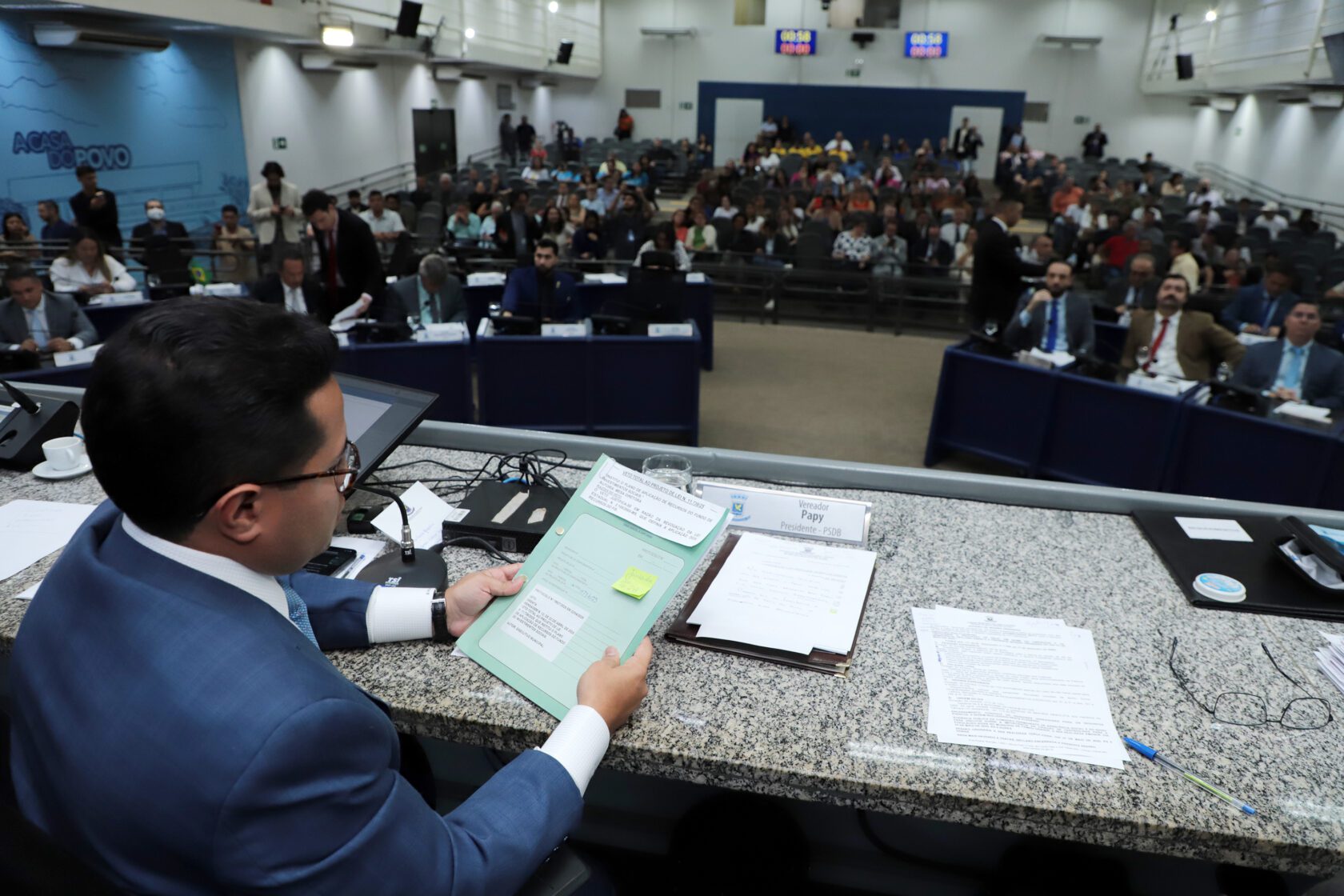 Vereadores derrubam veto da Prefeita para garantir R$ 8,7 milhões para entidades assistenciais