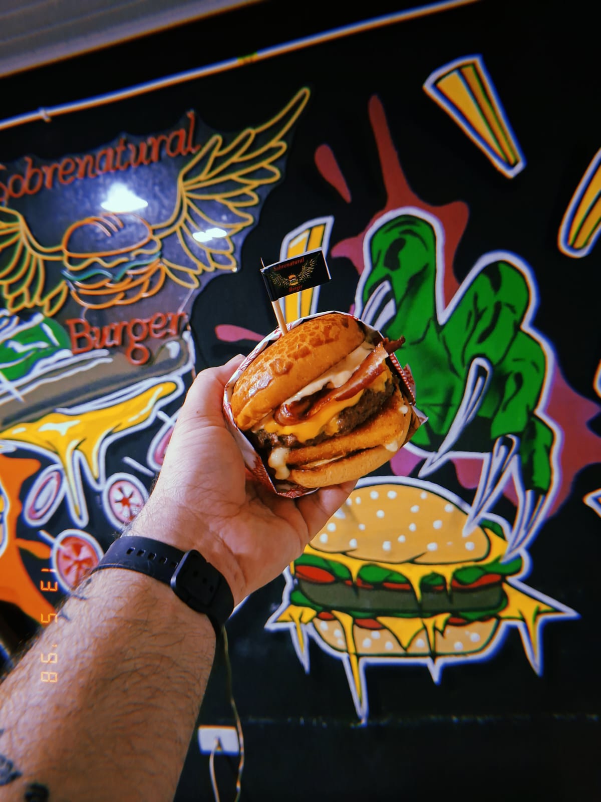 Sobrenatural Burger estreia no Festival do Hambúrguer com lanche inspirado em Dean Winchester