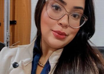 Após ver o ex com outra, mulher é encontrada em chamas e morre em frente a casa dele