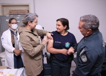Vacinação contra a gripe reforça parceria entre saúde e segurança em todo MS: “cuidando de quem cuida”