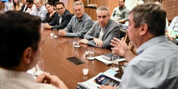 Ao lado de Riedel, Paulo Corrêa recebe lideranças para discutir investimentos em municípios