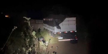 Caminhoneiro morre ao bater em ponte inacabada na BR-163