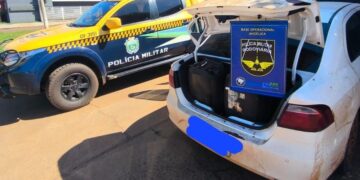 PMR apreende 350 litros de etanol transportados ilegalmente em carro de passeio