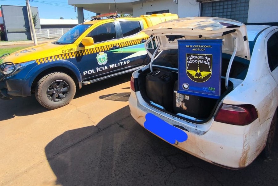 PMR apreende 350 litros de etanol transportados ilegalmente em carro de passeio