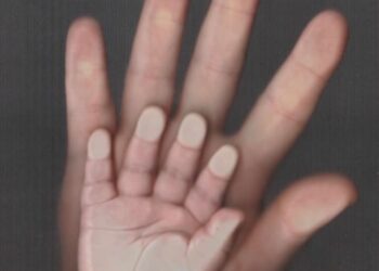 Mães desabafam após escolas municipais deixarem de comemorar Dia das Mães: “respeitamos todas composições familiares, mas por quê nos tirar esse direito?”