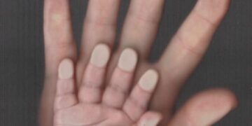 Mães desabafam após escolas municipais deixarem de comemorar Dia das Mães: “respeitamos todas composições familiares, mas por quê nos tirar esse direito?”