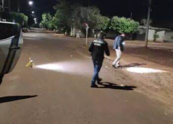 Homem é morto a tiros em frente a bar de Rio Brilhante