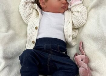 Mãe de bebê reborn? Empresa nega licença maternidade e mulher aciona justiça