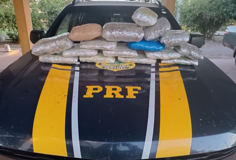 PRF apreende 10 kg de skunk e prende casal em vans na rodovia entre Corumbá e Campo Grande