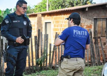 Mulher é morta com golpe no pescoço dentro de aldeia e companheiro é preso por feminicídio