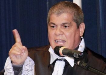 E não é que o jogou virou? Xandão autoriza volta de Waldir Neves e revoga tornozeleira