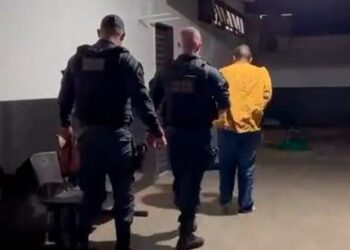 Homem com passagem por latrocínio é preso por perseguir ex em Três Lagoas