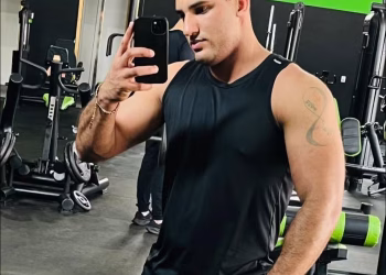 Homem é morto pela PM após ameaçar mulher com arma