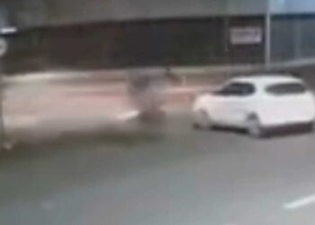 Motociclista é arremessado após colisão com carro em Campo Grande