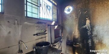 Fritadeira liga sozinha e incendeia chiparia no Tijuca