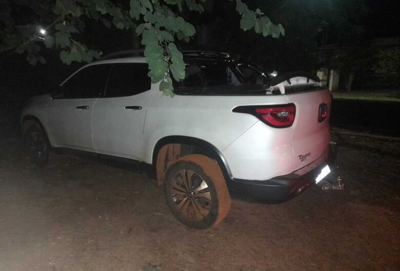 Adolescente é apreendida ao tentar remover veículo roubado com guincho em Ponta Porã