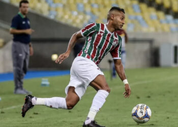 Ex-jogador do Fluminense é preso com 187 kg de maconha em rodovia de MS