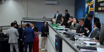 Vereadores votam veto a projeto que garante fraldas e remédios para pessoas com deficiência