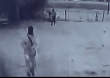 Ladrões espancam idoso e levam S-10 na fronteira