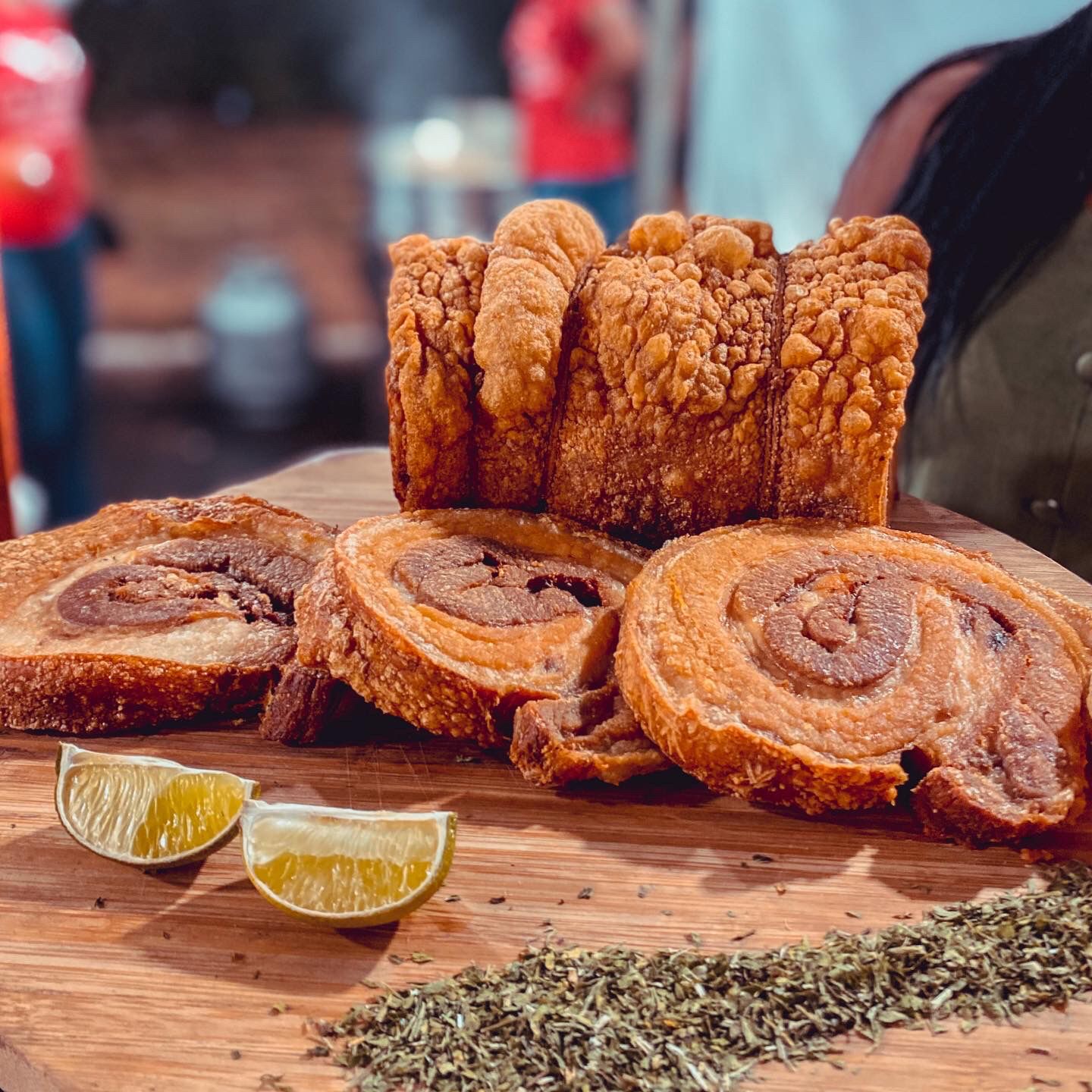 Festival Torresmofest agita Campo Grande com pratos irresistíveis e shows gratuitos