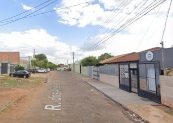 Idoso é agredido por suposto segurança ao descansar em muro de empresa em Campo Grande Idoso é agredido por suposto segurança ao descansar em muro de empresa em Campo Grande