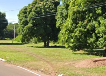 Jovem é encontrado morto com marcas de tiros em ciclovia na Lúdio Coelho