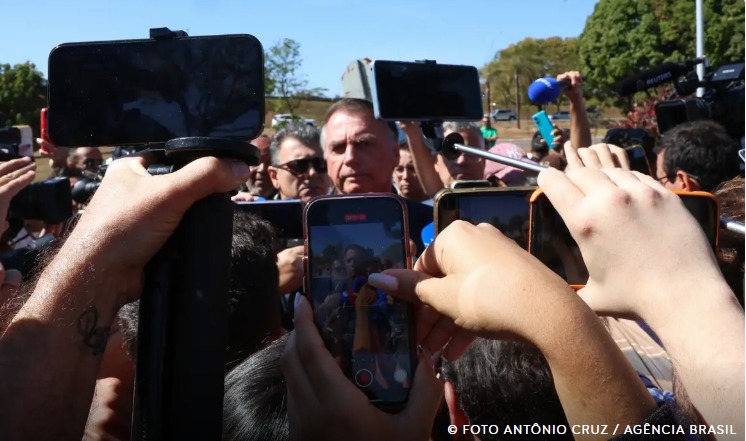 “Suprema humilhação”, diz Bolsonaro sobre tornozeleira eletrônica